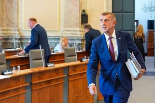Babiš na vládě zase chodí za dveře. Za půl roku opustil premiér kvůli svému střetu zájmů pět schůzí